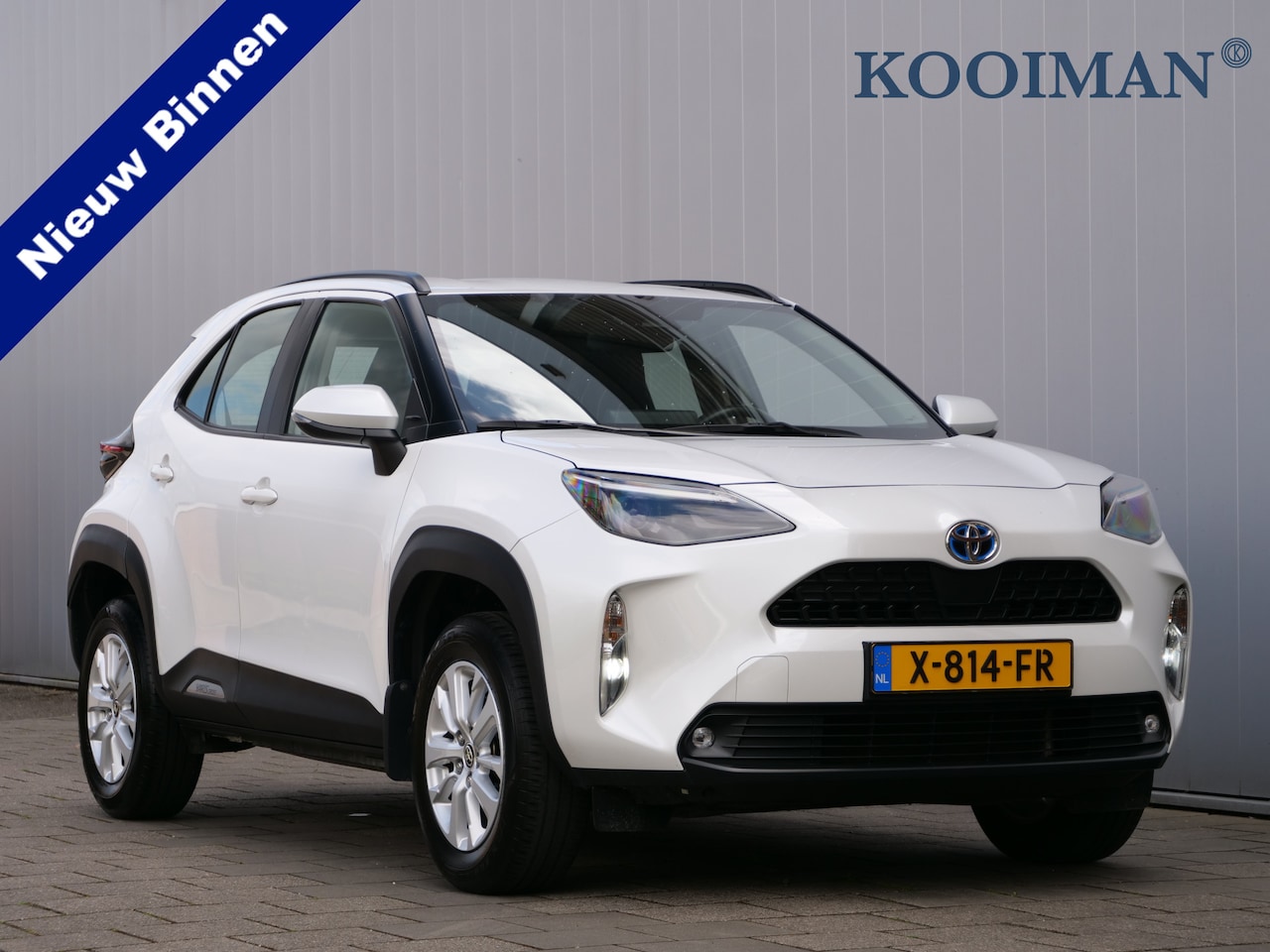 Toyota Yaris - 1.5 Hybrid Executive Automaat Camera / Apple Carplay / Stoelverwarming - AutoWereld.nl