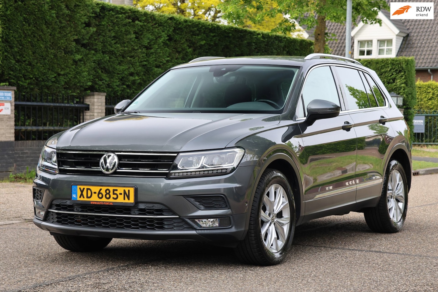 Volkswagen Tiguan - 2.0 TDI 4Motion Highline | AUTOMAAT | CLIMA | CRUISE | LED | TREKHAAK | ZEER MOOIE GOED ON - AutoWereld.nl