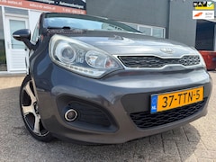 Kia Rio - 1.2 CVVT Super Pack met parkeersensoren en bluetooth telefoon en airco
