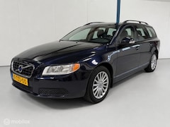Volvo V70 - 2.5T Momentum AUTOMAAT / LEER / XENON