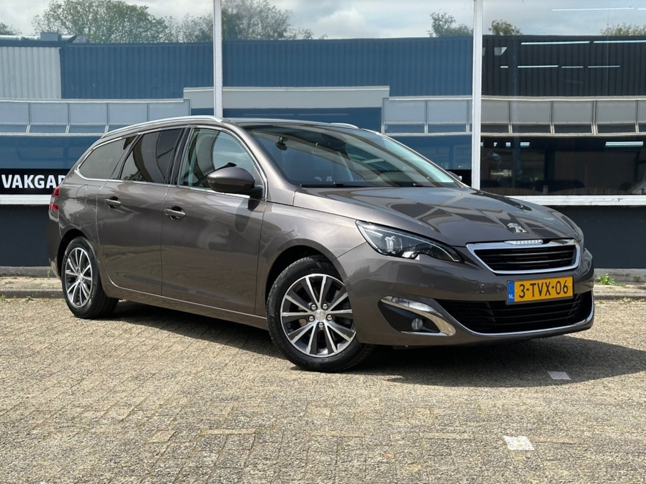 Peugeot 308 SW - 1.6 THP Allure/PANO/LED/NAVI/CRUISE - AutoWereld.nl