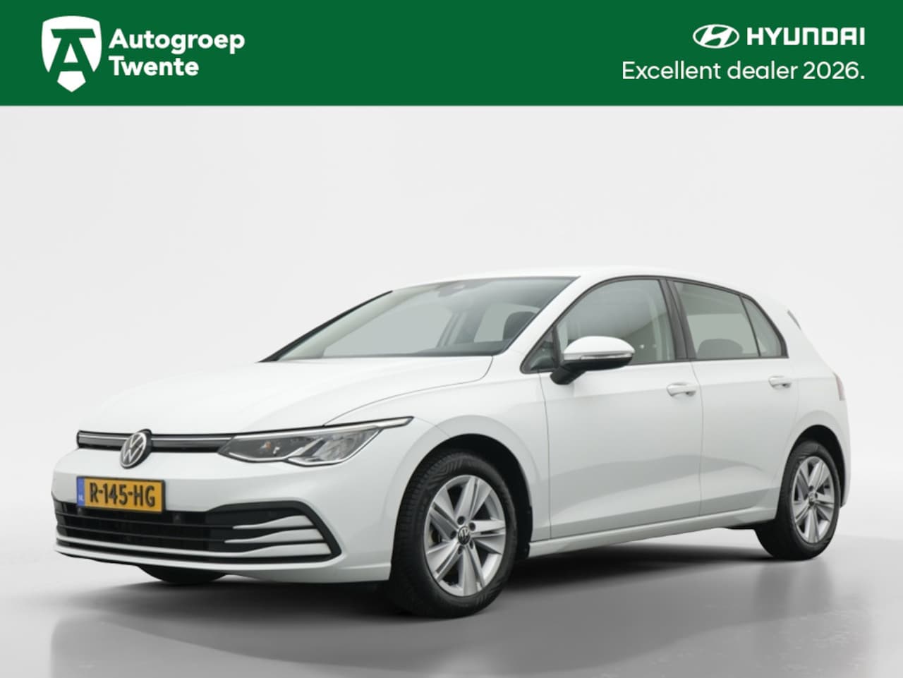 Volkswagen Golf - 1.0 TSI Life | Navigatie | Vierseizoenenbanden - AutoWereld.nl