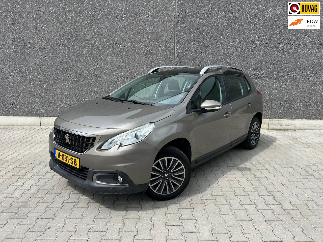 Peugeot 2008 - 1.2 PureTech Allure | TREKHAAK | PANORAMA | BLUETOOTH | STOELVERWARMING | CC | PDC | APK T - AutoWereld.nl