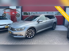 Volkswagen Passat Variant - 2.0 TDI Business Edition R AUTOMAAT / TREKHAAK / CAMERA / NAVI / CLIMA / PDC / STOELVERW /