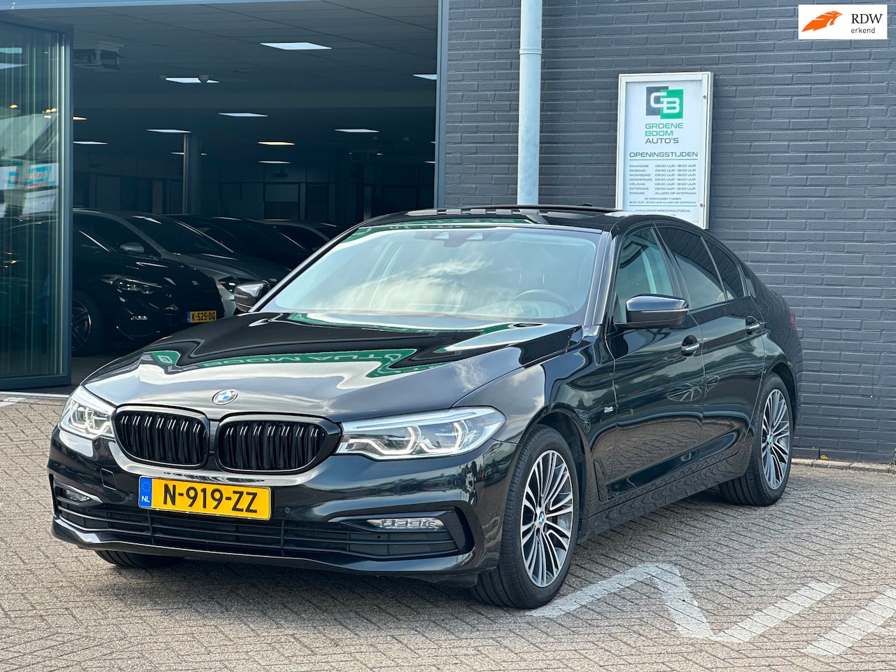 BMW 5-serie - 530d xDrive High Executive/PANO-DAK/LEDER/NAVI/NETTE STAAT!! - AutoWereld.nl