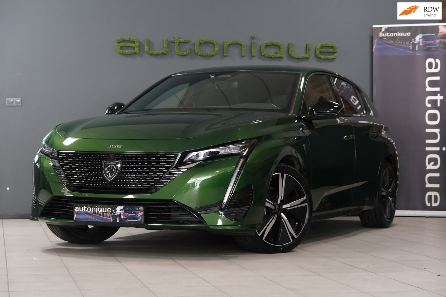 Peugeot 308 - 1.2 PureTech GT Pack |19.000km| Leder/Alcantara|Apple Carplay/360° Camera - AutoWereld.nl