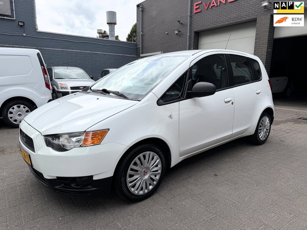 Mitsubishi Colt - 1.1 Edition One Airco - AutoWereld.nl