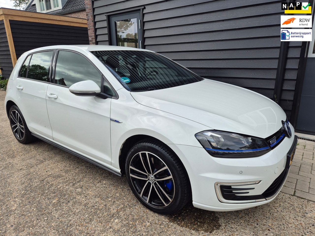 Volkswagen Golf - 1.4 TSI GTE *Trekhaak, SOH 77,95%, 17 Inch* - AutoWereld.nl