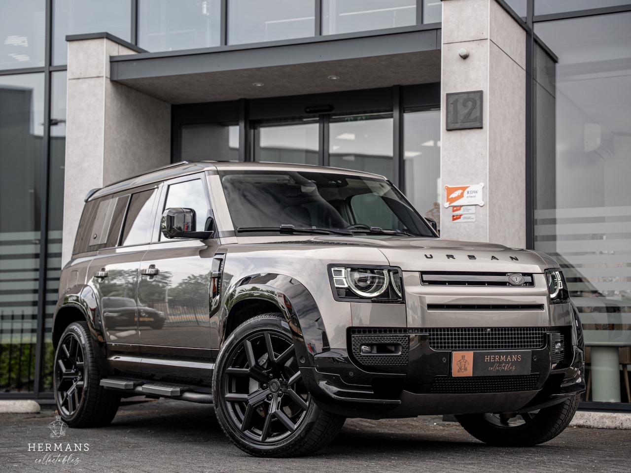 Land Rover Defender 110 - URBAN 3.0 P400 X-Dynamic HSE / Meridian / Pano / Clear Sight / Tow-Bar - AutoWereld.nl