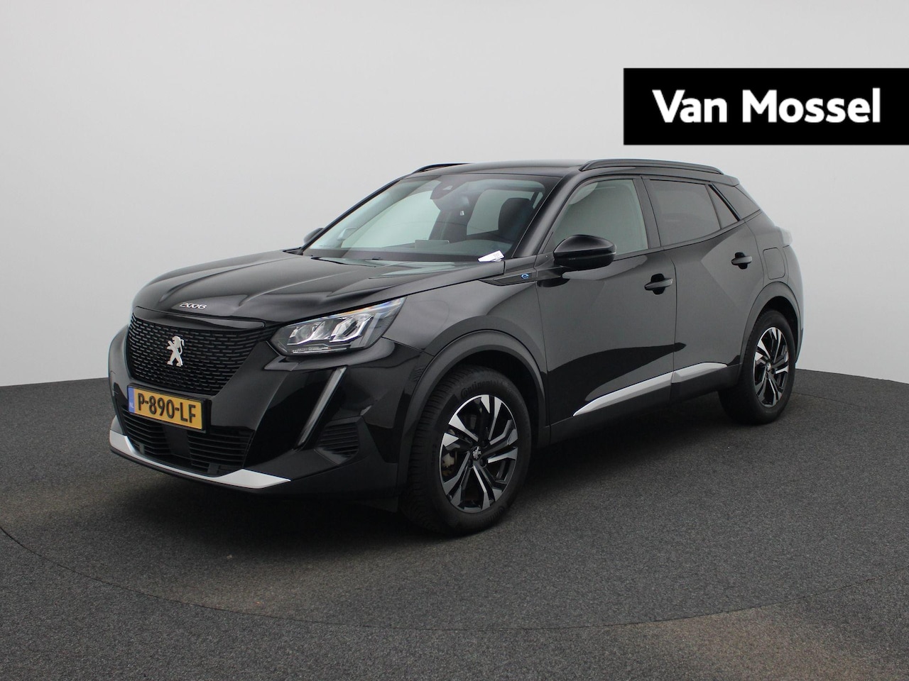 Peugeot e-2008 - EV Allure Pack 50 kWh | ACHTERUITRIJCAMERA | APPLE CARPLAY - ANDROID AUTO | CLIMATE CONTRO - AutoWereld.nl