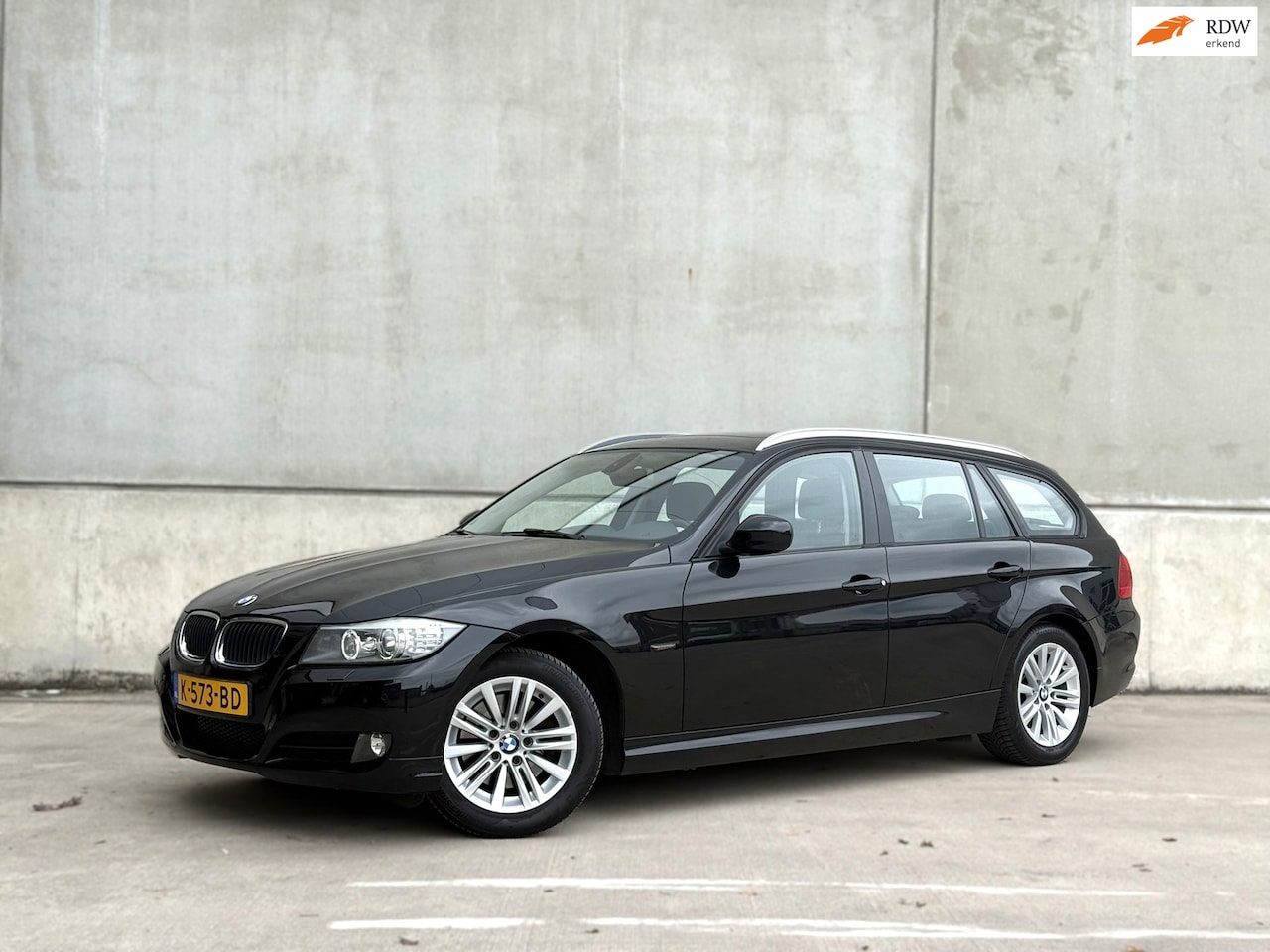 BMW 3-serie Touring - 320i High Executive Pano Xenon APK 170PK - AutoWereld.nl