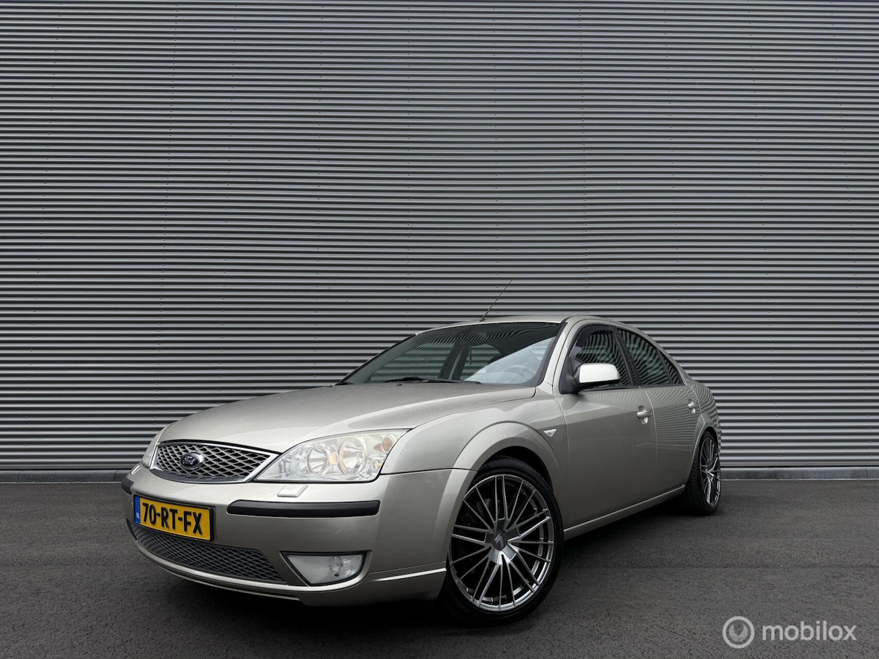 Ford Mondeo - 1.8-16V Platinum | Clima | Trekhaak | Leer | Cruise - AutoWereld.nl