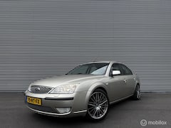 Ford Mondeo - 1.8-16V Platinum | Clima | Trekhaak | Leer | Cruise