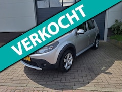 Dacia Sandero Stepway - | 1.6 | Lage km stand | Airco |
