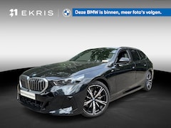 BMW 5-serie Touring - 530e | M Sportpakket | Comfort Pack | 20 inch LM M Sterspaak | Glazen panoramadak | Drivin