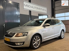 Skoda Octavia Combi - 1.4 TSI Greentech Ambition PDC|Trekhaak|NAP