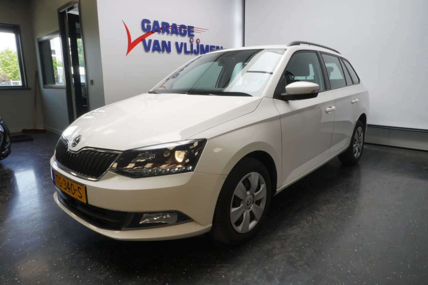 Skoda Fabia Combi - 1.0 TSI Ambition Airco Trekhaak Cruise control - AutoWereld.nl