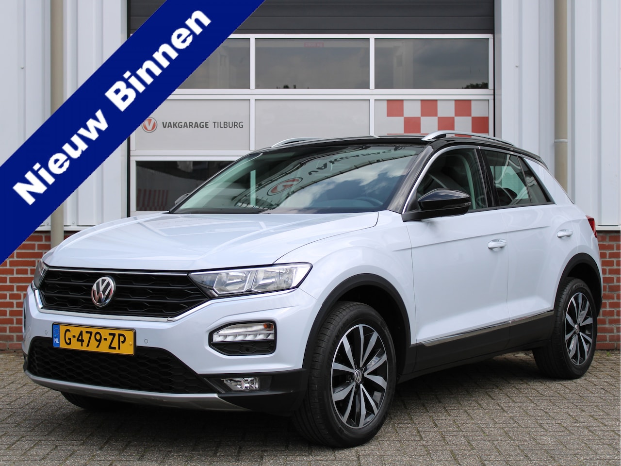 Volkswagen T-Roc - 1.5 TSI 150PK Style Business Automaat /NAVI/ACC/Camera/PDC/LED/17'LM/DAB+/Apple carplay/La - AutoWereld.nl