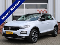 Volkswagen T-Roc - 1.5 TSI 150PK Style Business Automaat /NAVI/ACC/Camera/PDC/LED/17'LM/DAB+/Apple carplay/La