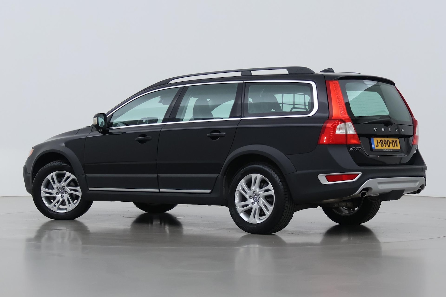 Volvo XC70 - 3.0 T6 Momentum | ACC | Leder | Stoelverwarming | Trekhaak | Dynaudio | BLIS | Memory - AutoWereld.nl