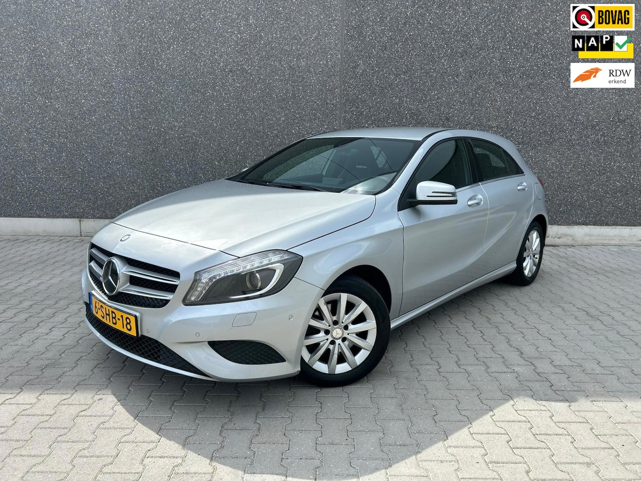 Mercedes-Benz A-klasse - 180 Ambition | AUTOMAAT | NAVI | BLUETOOTH | CC | PDC | APK T/M 12-3-2027 | GROTE BEURT | - AutoWereld.nl