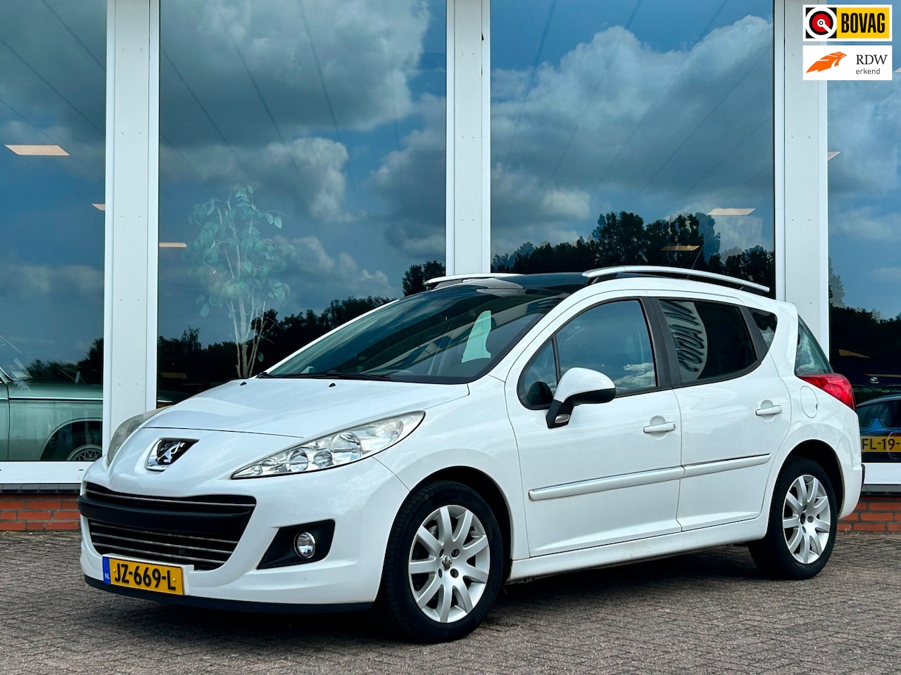 Peugeot 207 SW - 1.6 VTi Allure - Nieuwe APK - Panorama - PDC - LM - Clima - Trekhaak - AutoWereld.nl