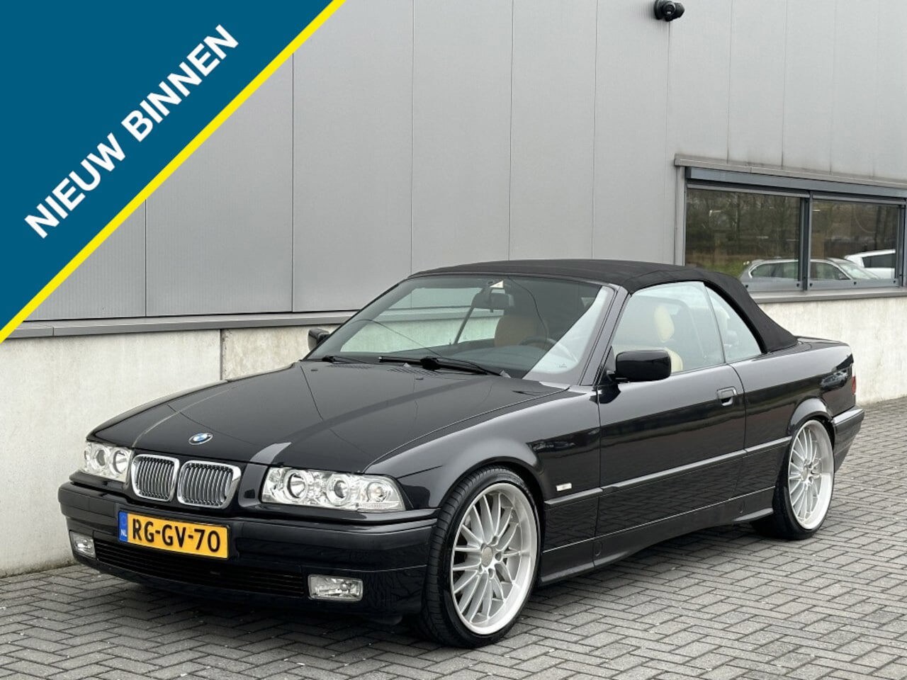 BMW 3-serie Cabrio - 318i Executive | Origineel NL | 2de Eigenaar - AutoWereld.nl