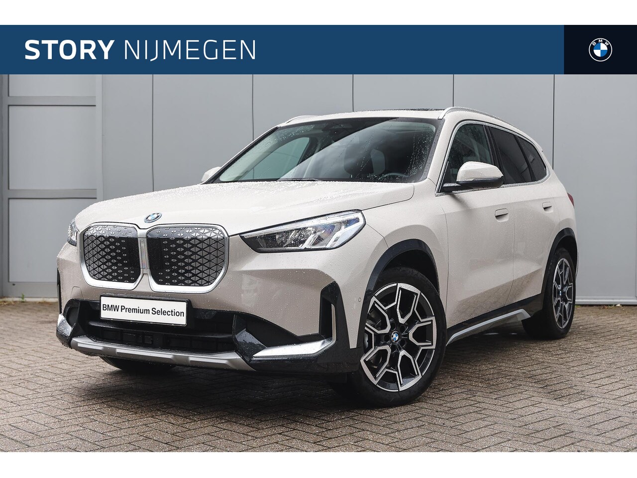 BMW iX1 - eDrive20 xLine / Trekhaak / Panoramadak / Stoelverwarming / Stuurverwarming / Driving Assi - AutoWereld.nl