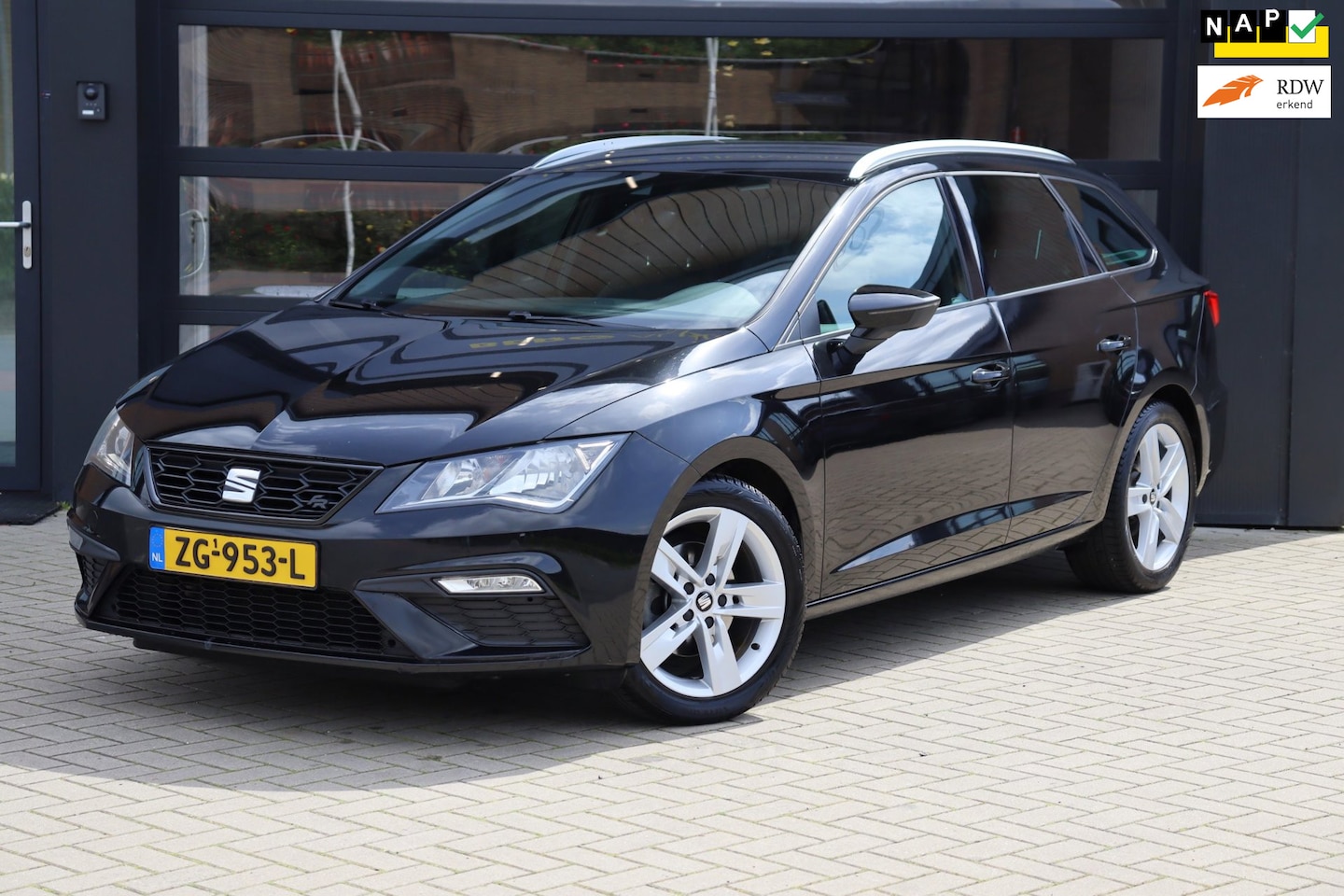 SEAT Leon ST - 1.5 TSI FR Business Intense | NAP | 131 PK | Cruise | Navi | Apple Carplay | Clima | Ambie - AutoWereld.nl