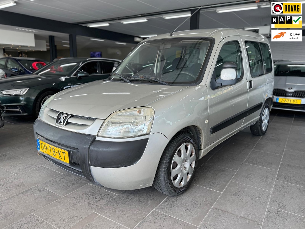 Peugeot Partner MPV - 1.6-16V XT airco 2x schuifdeuren cruise controle elektrische pakket trekhaak - AutoWereld.nl