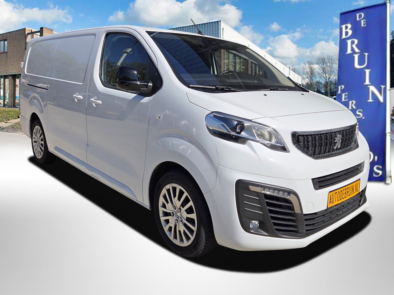 Peugeot e-Expert - Long L3 75 kWh Panoramazichtsysteem Stoelverwarming Airco Achteruitrijcamera - AutoWereld.nl