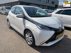 Toyota Aygo - 1.0 VVT-i x-fun 2017 € 7250.- KOOPJE
