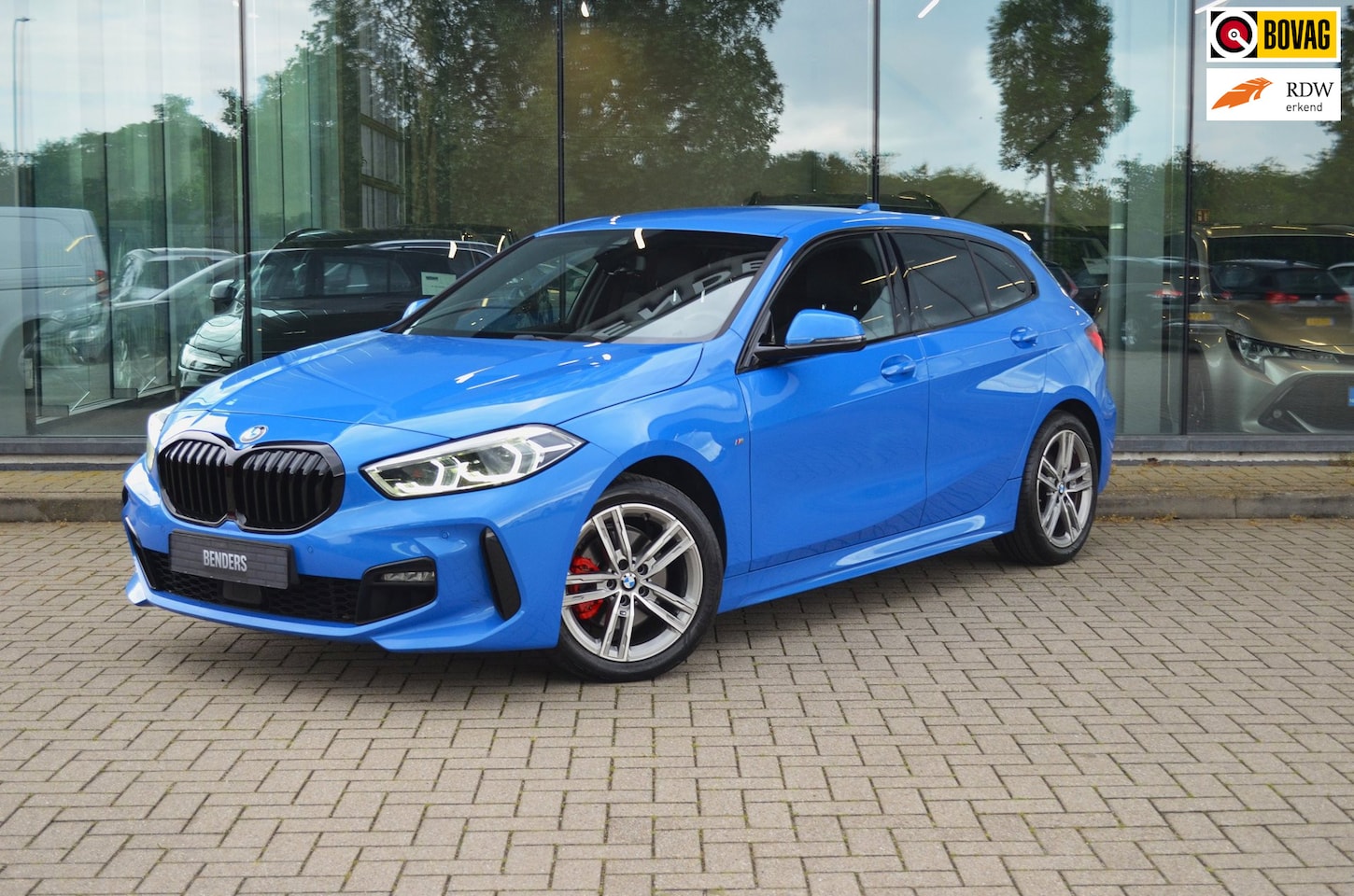 BMW 1-serie - 118i Executive | M-sport | Automaat | Leder | Acc | Navi | Sfeer - AutoWereld.nl
