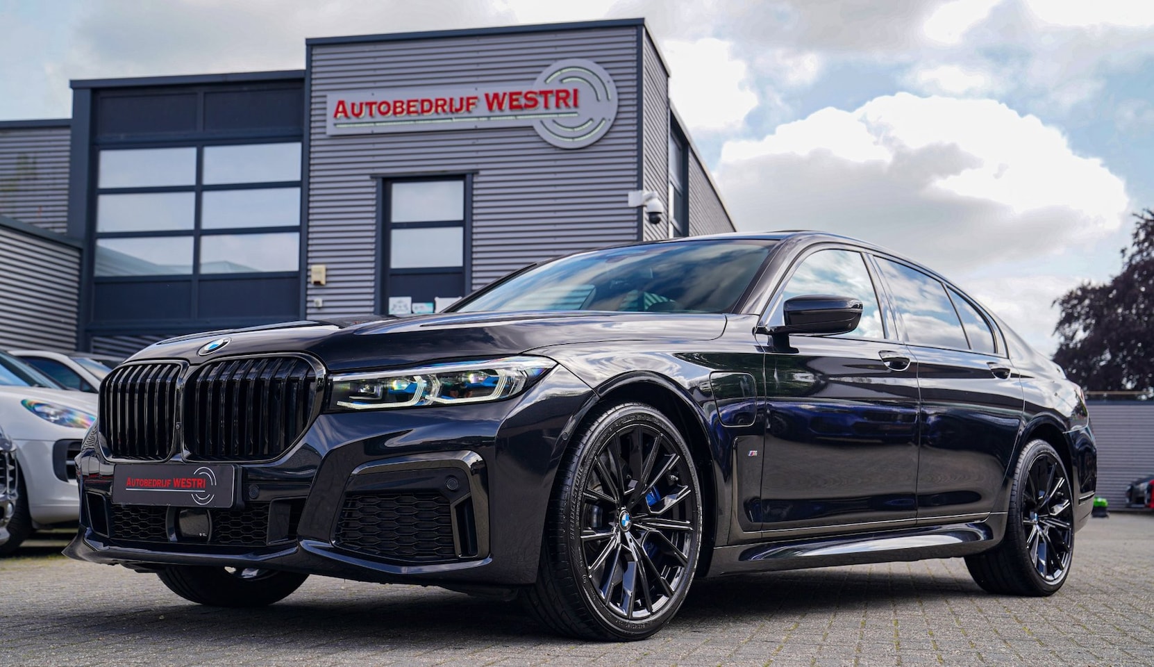 BMW 7-serie - 745e High Executive | 360 Camera | Head Up Display | Harman/Kardon | Stuurwielverwarming | - AutoWereld.nl