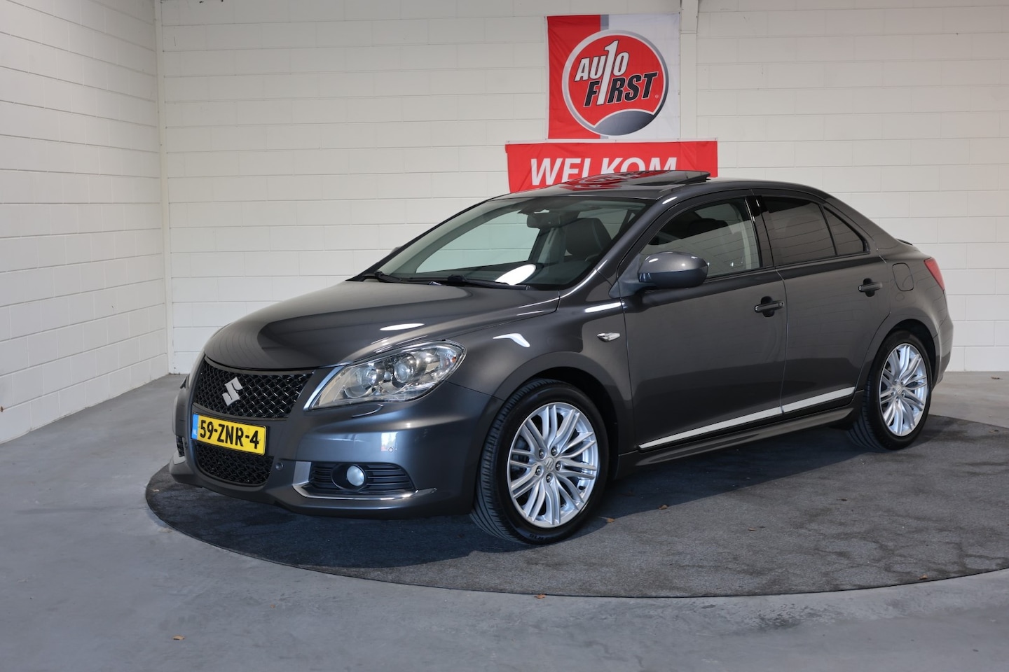 Suzuki Kizashi - 2.4 Sport 2.4 Sport, Topstaat, Veel luxe, Dealer onderhouden, Leder, Clima, Cruise, Schuifdak, 18 in - AutoWereld.nl