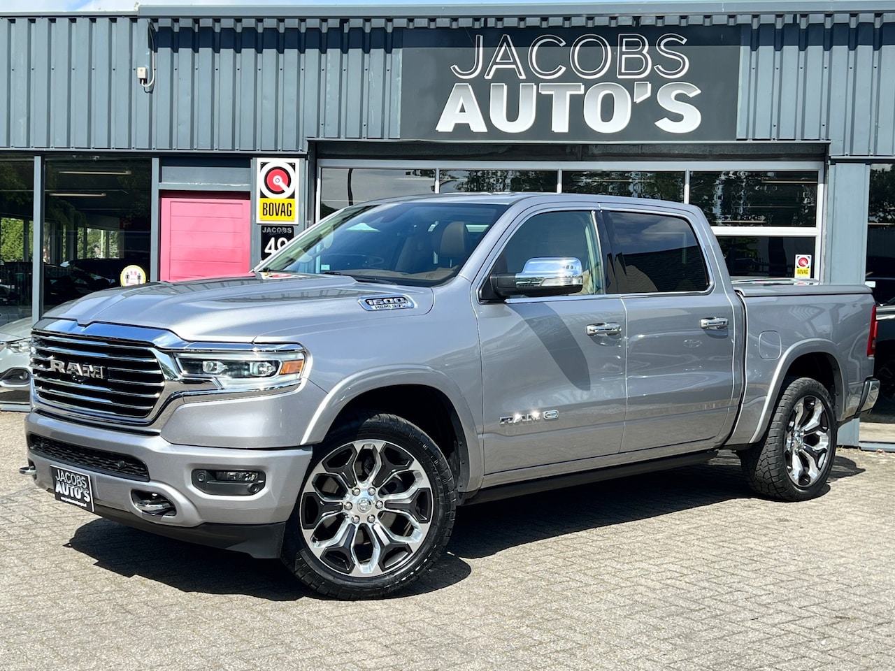 Dodge Ram 1500 - 5.7 V8 4x4 Crew Cab Longhorn 5.7 V8 4x4 Crew Cab Longhorn - AutoWereld.nl
