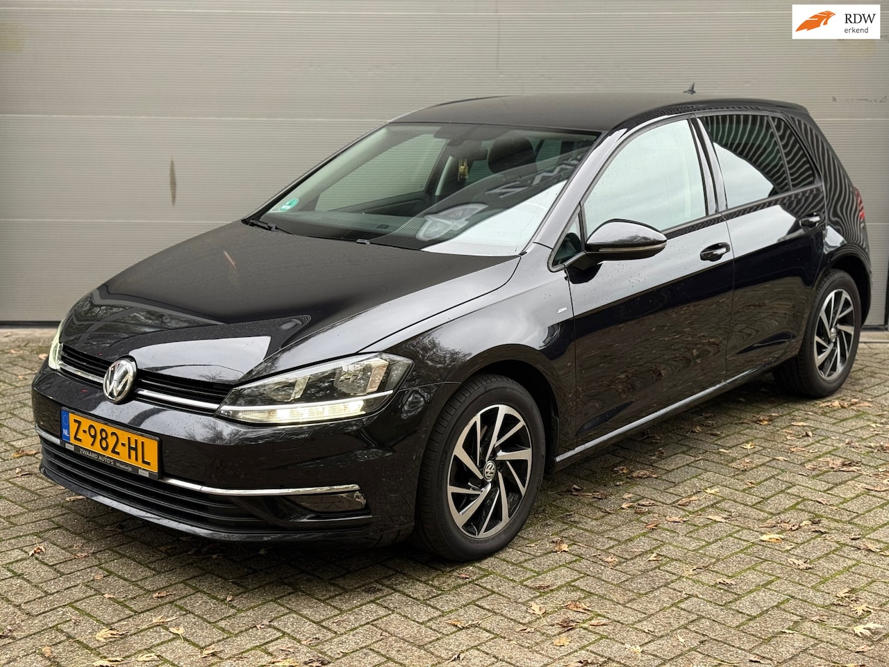 Volkswagen Golf - 1.6 TDI Highline Business R l Facelift l Navi l PDC l ACC l Distr VV l Rijdt & Schakelt ze - AutoWereld.nl