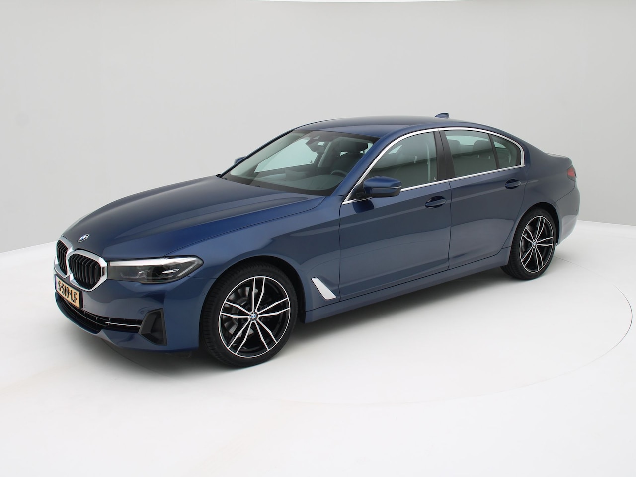 BMW 5-serie - 520i Business Edition Plus / Origineel NL / Carplay / Memory - AutoWereld.nl