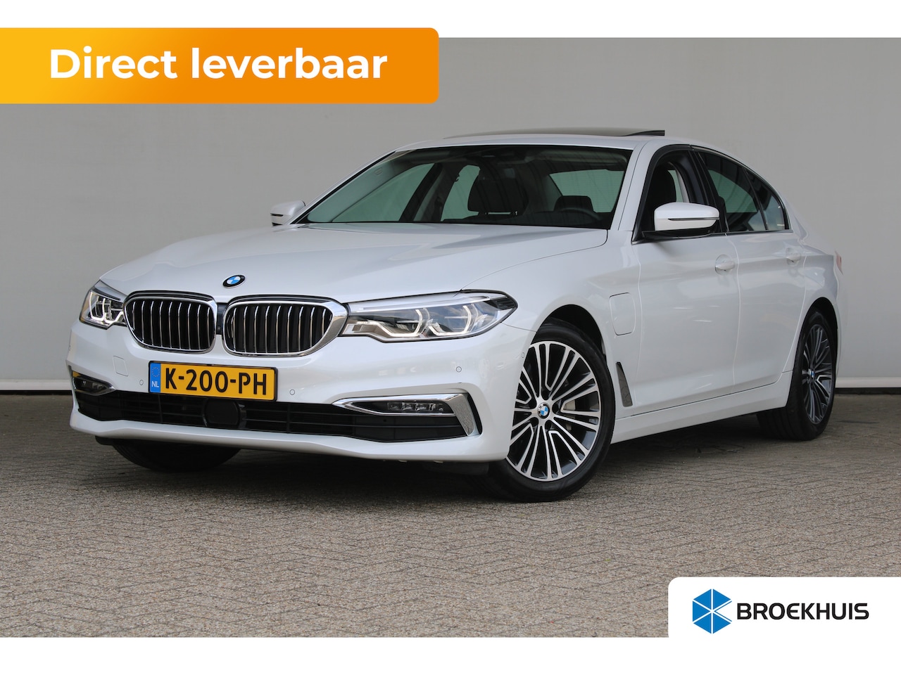 BMW 5-serie - 530e iPerformance High Executive | 360 Camera | Lederen bekleding | Panoramadak | Head-up - AutoWereld.nl