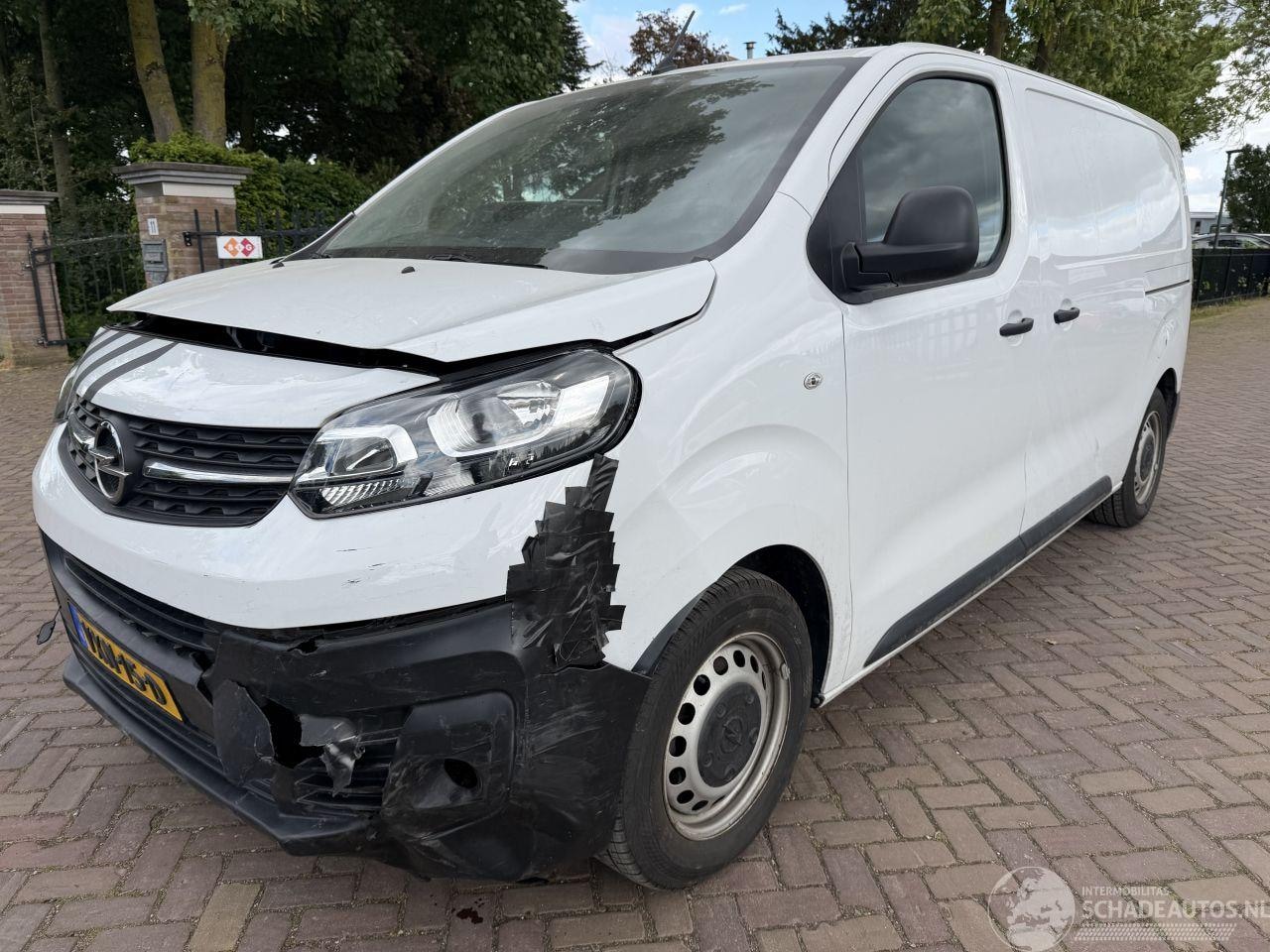 Opel Vivaro - 2.0 BlueHDi 145 pk automaat 2 schuifdeur - AutoWereld.nl