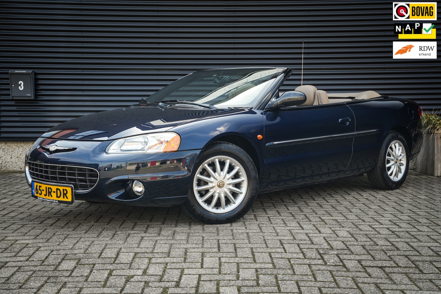 Chrysler Sebring Cabrio - 2.7i-V6 24V LX Convertible | Uniek | 16dkm! | Org. NL | 1e eig. | Airco | Leder | Metalic - AutoWereld.nl