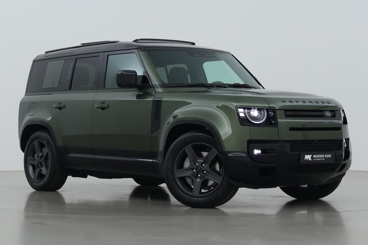 Land Rover Defender 110 - P300e X-Dynamic SE | FACELIFT | ACC | Panoramadak | ClearSight | Stoel+Stuurverwarming | T - AutoWereld.nl