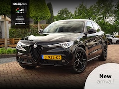 Alfa Romeo Stelvio - 2.0 T AWD 280PK | Raggazzon | Zeer Netjes | Leer | All-Black | Ti-Difusser