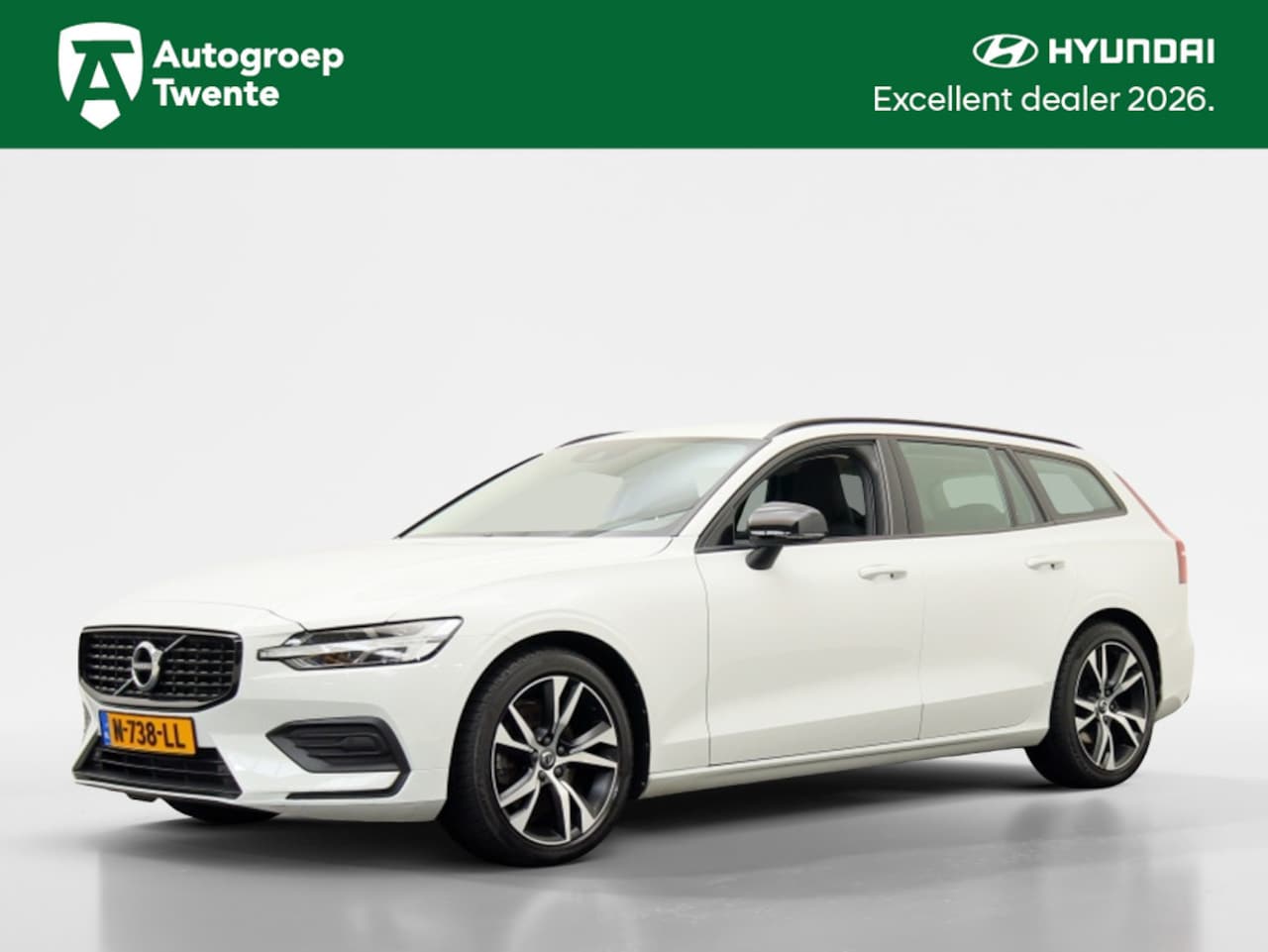 Volvo V60 - 2.0 B3 Momentum Advantage | Elek. trekhaak | Navi | Camera - AutoWereld.nl