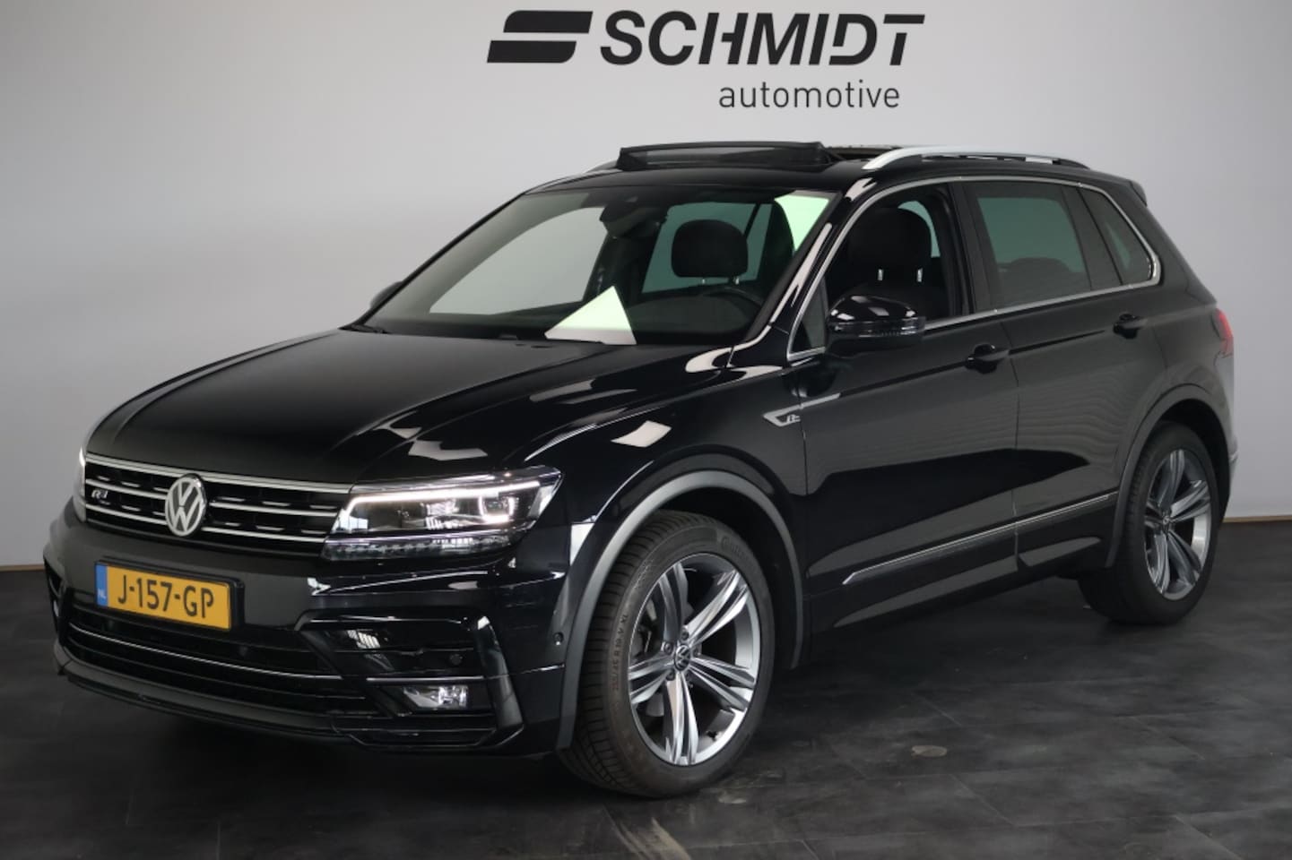 Volkswagen Tiguan - 1.5 TSI R-Line Highline | Automaat | Trekhaak | Panoramadak | AC - AutoWereld.nl