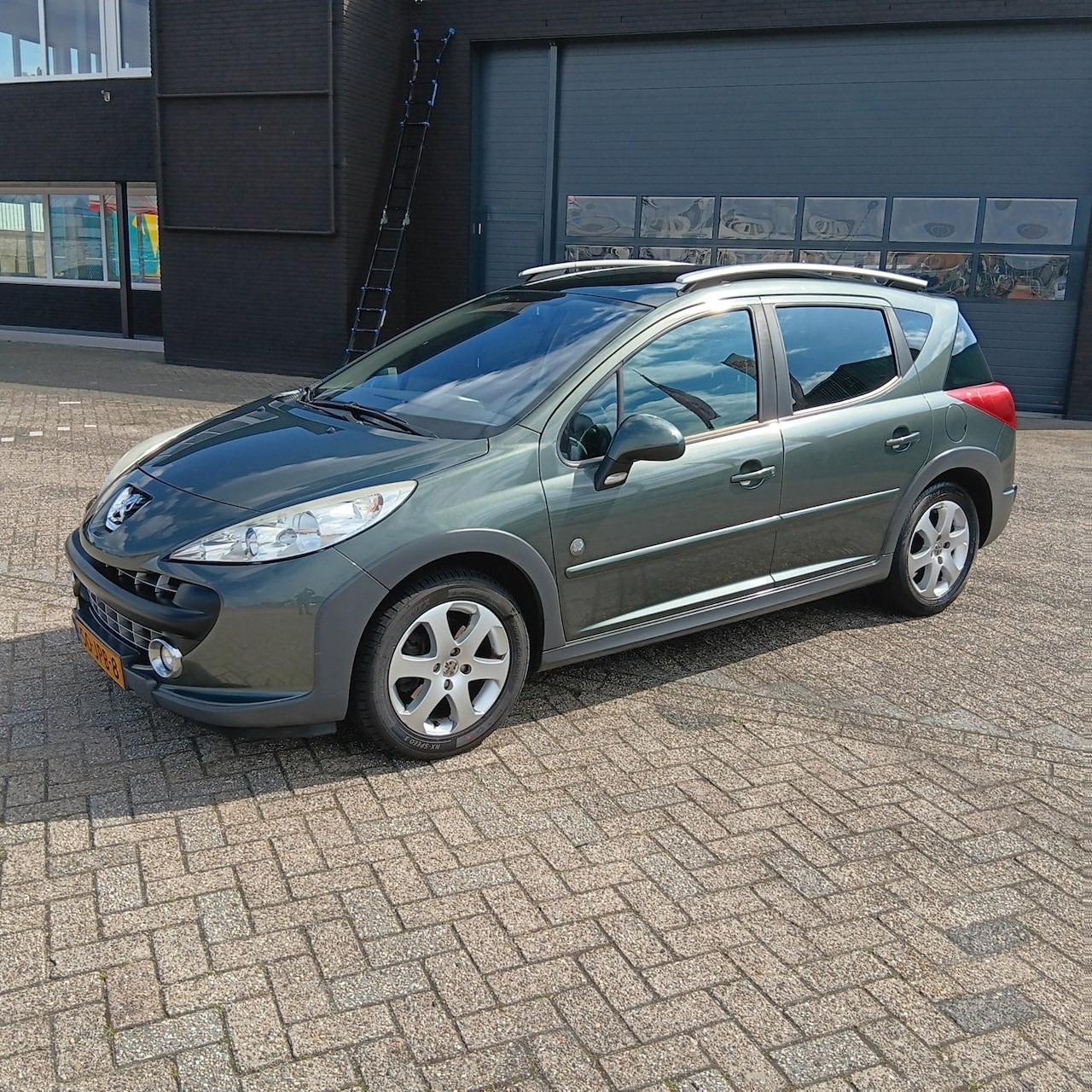 Peugeot 207 SW Outdoor - 1.6 VTi Sublime 1.6 VTi Sublime - AutoWereld.nl