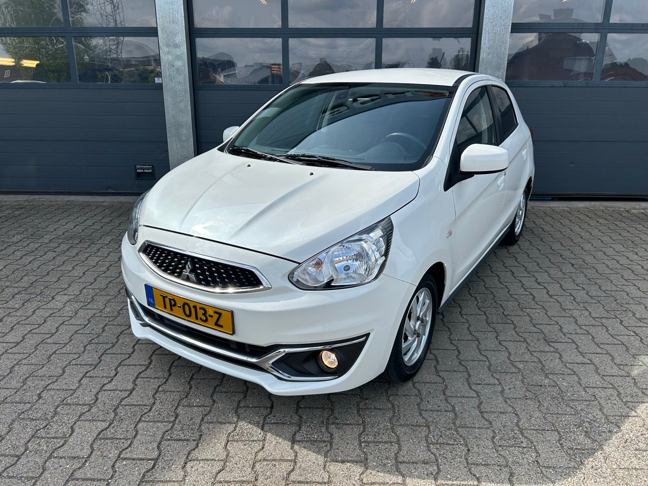 Mitsubishi Space Star - 1.0 MIVEC 71pk Intense - AutoWereld.nl