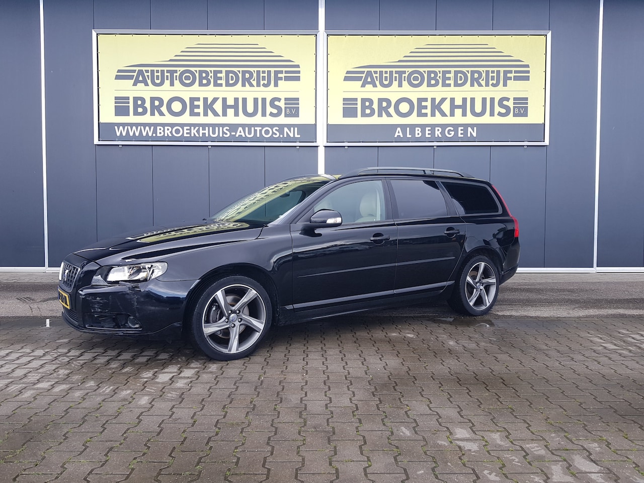 Volvo V70 - 2.4 D5 Momentum 2.4 D5 Momentum - AutoWereld.nl