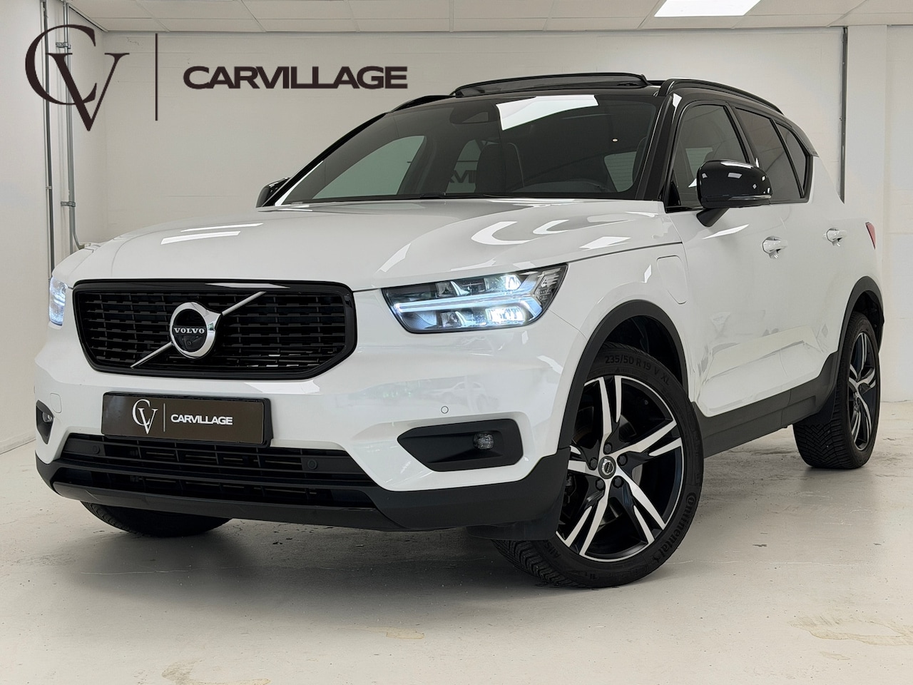 Volvo XC40 - 1.5 T5 Recharge R-Design | Panoramadak | Harman/Kardon | 360 camera | - AutoWereld.nl