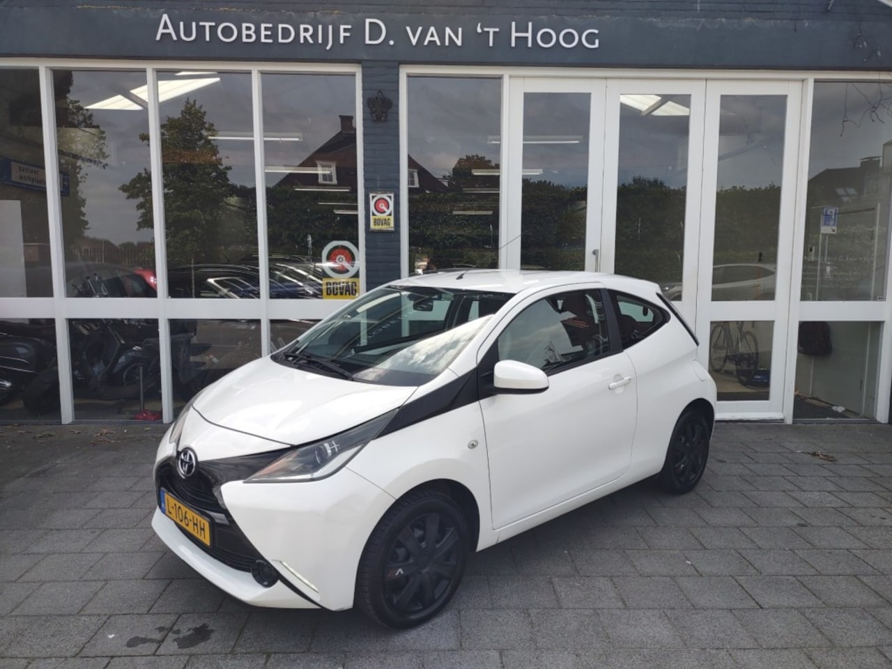 Toyota Aygo - 1.0 VVT-i x-play 1.0 VVT-I X-PLAY - AutoWereld.nl